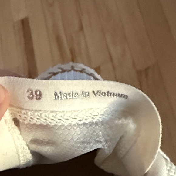 Chloe Sneakers - Picture 8 of 8